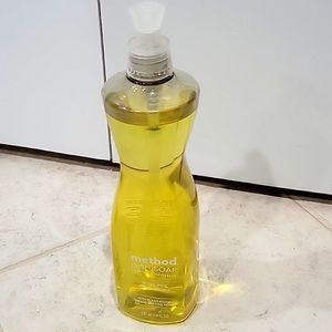 Method Dish soap with dispenser,NWT, never been used🎉💛🎊💛